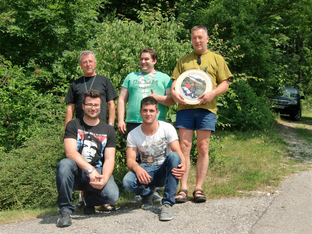 1. Ritter G. Neuhäuser Schützenkönig R. Falk Ehrenscheibe K. Gann Vorstand C. Oliveira-Batista 2. Ritter B. Jauss